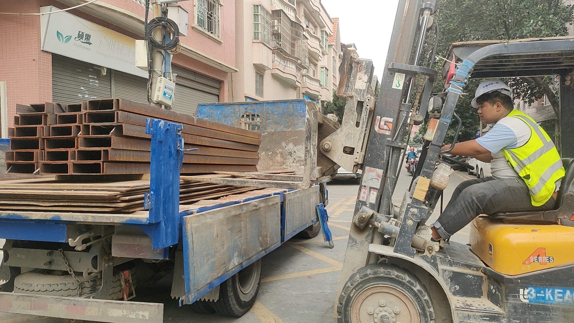 广州市槽钢工地专用铺路钢板出租 - 推荐